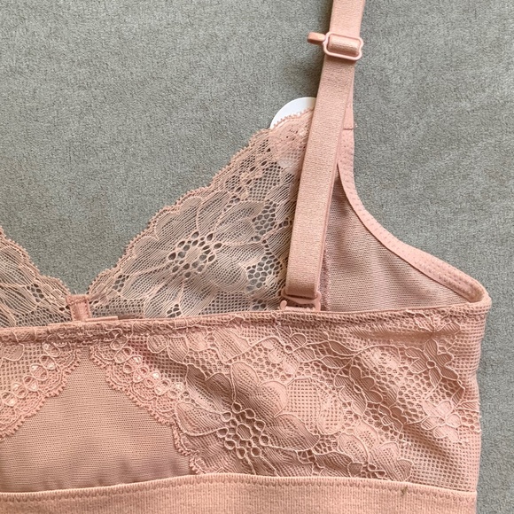 Spanx Spotlight on Lace Bralette XS 10124R in Vintage Rose Limited edition NWT - Picture 13 of 16